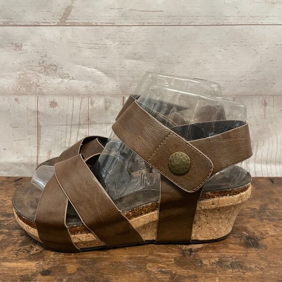 Pierre Dumas Chantal Wedge Sandals - Picture 1 of 8